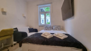 Funktastic Studio w Glass Bath, 55